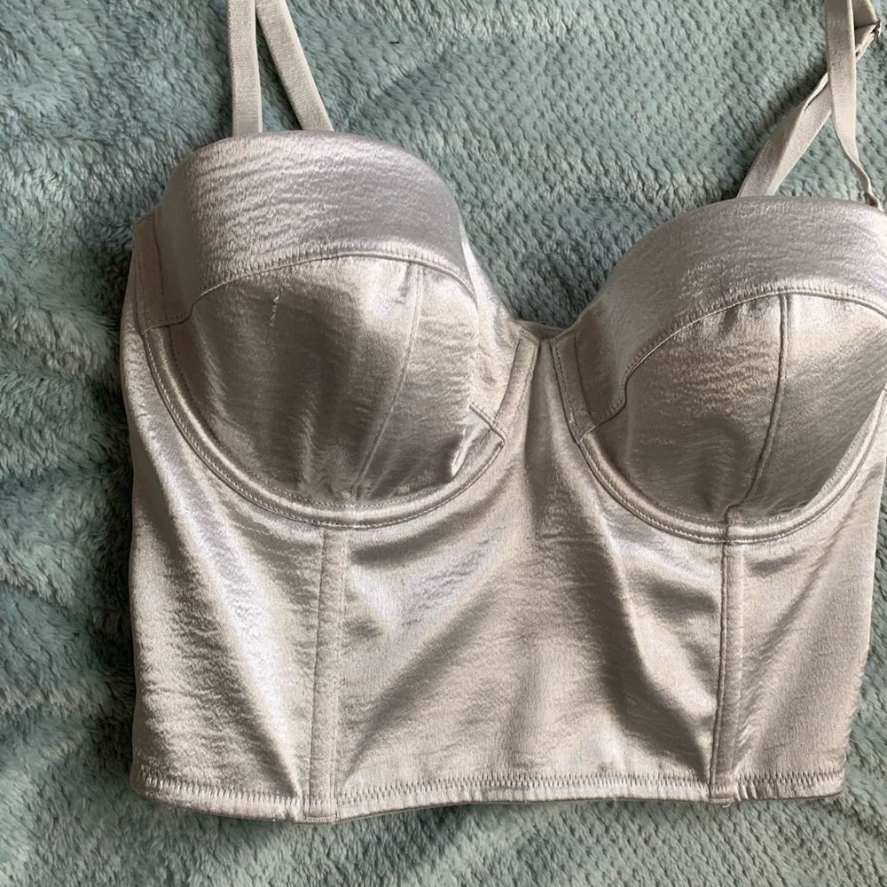 Victoria’s Secret Corset - Picture 2 of 10